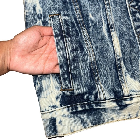 Rolling Paper Acid Wash Distressed Denim Jean Jacket Blend Unisex size Large✨ - Picture 7 of 16